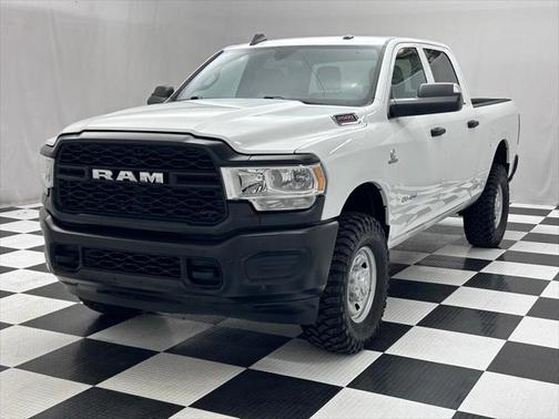 2022 RAM 2500 Tradesman Crew Cab 4x4 6'4' Box