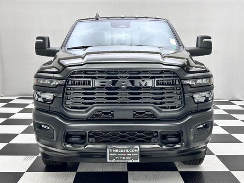 2025 RAM 2500 Tradesman Crew Cab 4x4 6'4' Box
