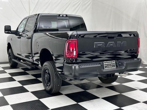 2025 RAM 2500 Tradesman Crew Cab 4x4 6'4' Box