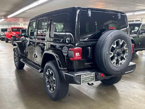 2026 Jeep Wrangler 4-Door Sahara 4x4
