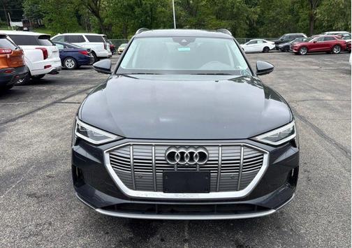 Gray Metallic 2019 Audi e-tron Premium Plus
