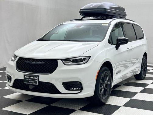 2026 Chrysler Pacifica L