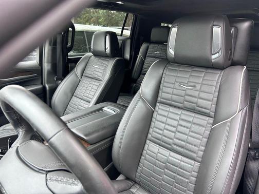 Crystal White Tricoat 2023 Cadillac Escalade ESV Premium Luxury Platinum