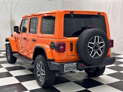 2025 Jeep Wrangler 4-Door Sahara 4x4