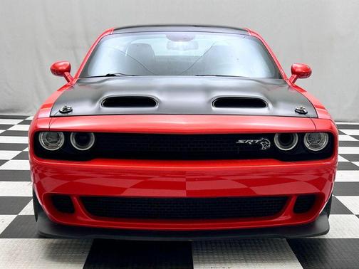 Go Mango 2016 Dodge Challenger SRT Hellcat