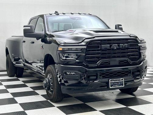 2025 RAM 3500 Laramie Crew Cab 4x4 8' Box