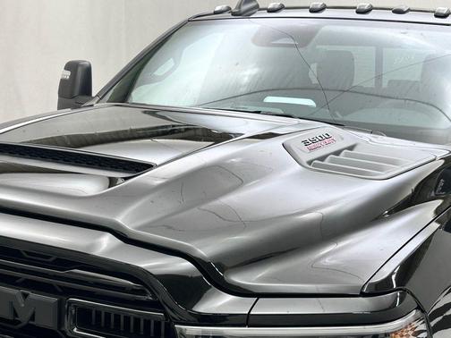 2025 RAM 3500 Laramie Crew Cab 4x4 8' Box