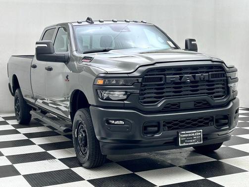 2026 RAM 2500 Tradesman Crew Cab 4x4 8' Box