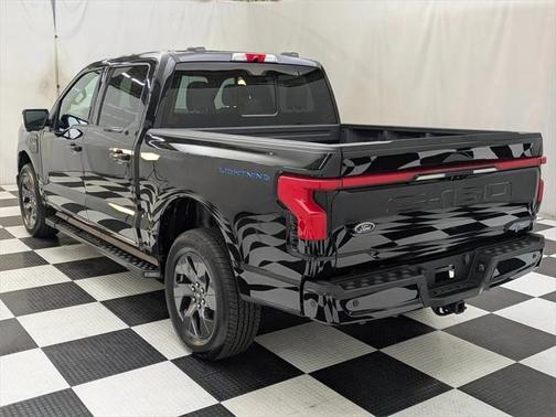 2023 Ford F-150 Lightning LARIAT