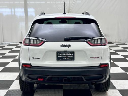 Bright White Clearcoat 2022 Jeep Cherokee Trailhawk