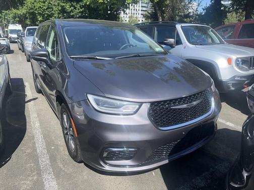 2023 Chrysler Pacifica Hybrid Touring L