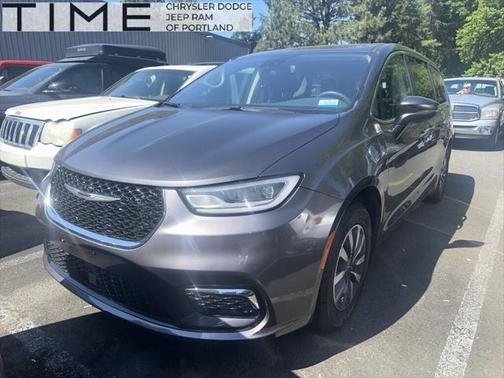 2023 Chrysler Pacifica Hybrid Touring L