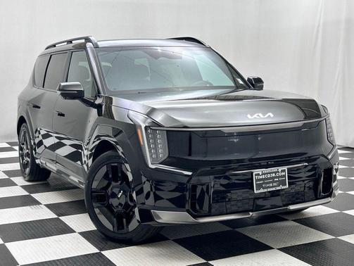 Aurora Black Pearl 2024 Kia EV9 GT-Line