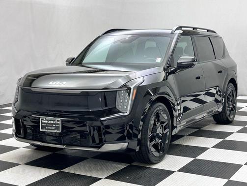 Aurora Black Pearl 2024 Kia EV9 GT-Line