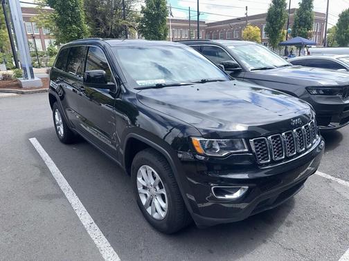 2022 Jeep Grand Cherokee Laredo