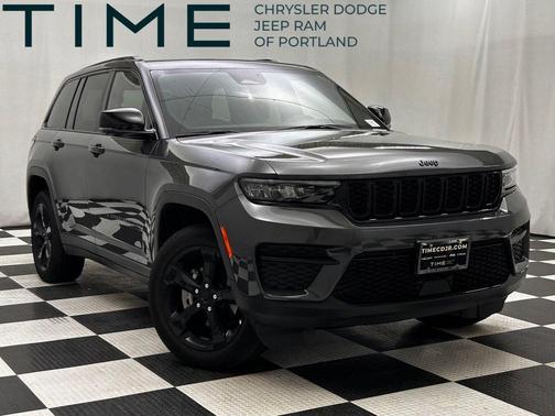 Baltic Gray Metallic Clearcoat 2025 Jeep Grand Cherokee Altitude