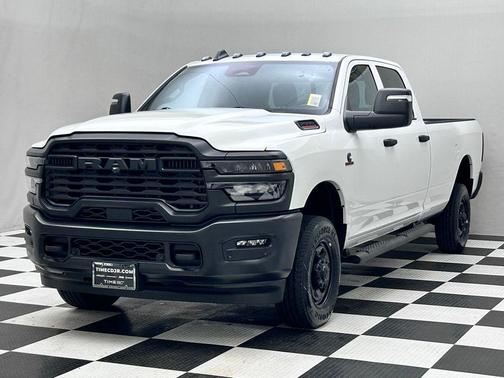 2026 RAM 2500 Tradesman Crew Cab 4x4 8' Box