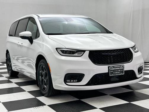 2023 Chrysler Pacifica Hybrid Touring L