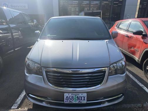2014 Chrysler Town & Country S