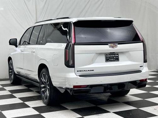 Crystal White Tricoat 2022 Cadillac Escalade ESV Sport Platinum