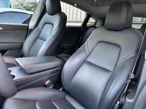 2024 Tesla Model Y Long Range Dual Motor All-Wheel Drive