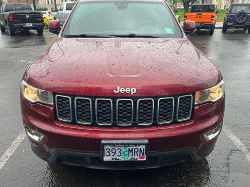 Velvet Red Pearlcoat 2018 Jeep Grand Cherokee Laredo E