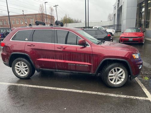 Velvet Red Pearlcoat 2018 Jeep Grand Cherokee Laredo E