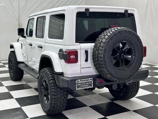 2025 Jeep Wrangler 4-Door Sahara 4x4