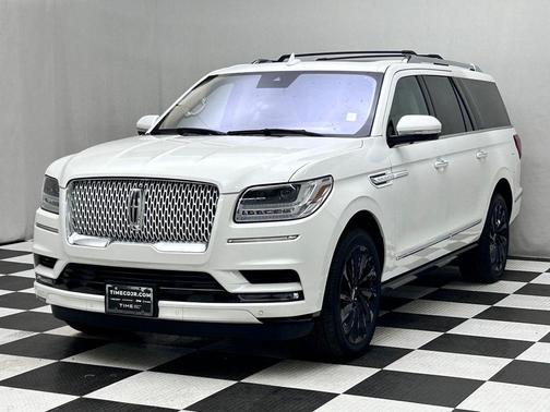 White 2020 Lincoln Navigator Reserve