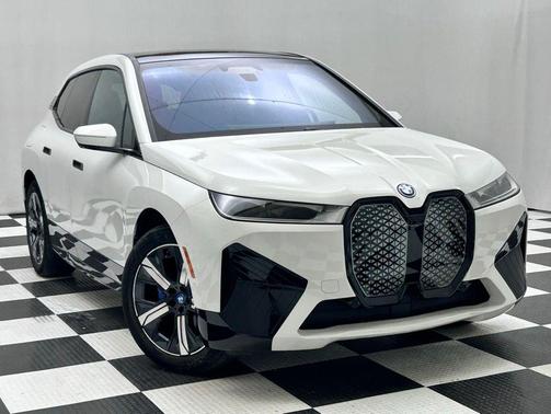 Alpine White 2024 BMW iX xDrive50