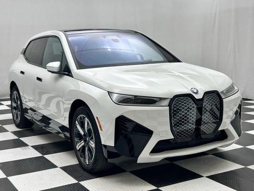 Alpine White 2024 BMW iX xDrive50