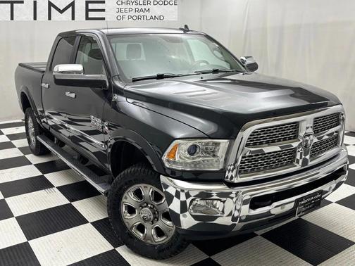 2017 RAM 2500 Laramie Crew Cab 4x4 6'4' Box