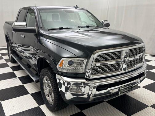2017 RAM 2500 Laramie Crew Cab 4x4 6'4' Box