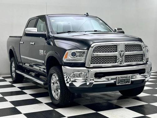2017 RAM 2500 Laramie Crew Cab 4x4 6'4' Box