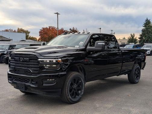 2026 RAM 3500 Laramie Crew Cab 4x4 8' Box