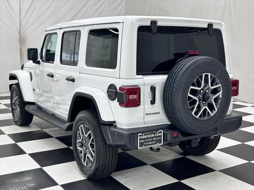 2025 Jeep Wrangler 4-Door Sahara 4x4