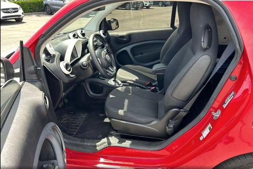 White 2017 smart ForTwo Electric Drive pure