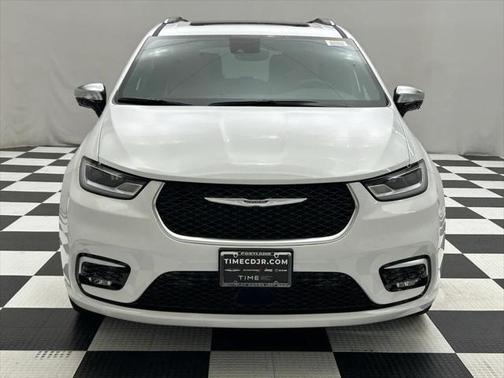2025 Chrysler Pacifica L
