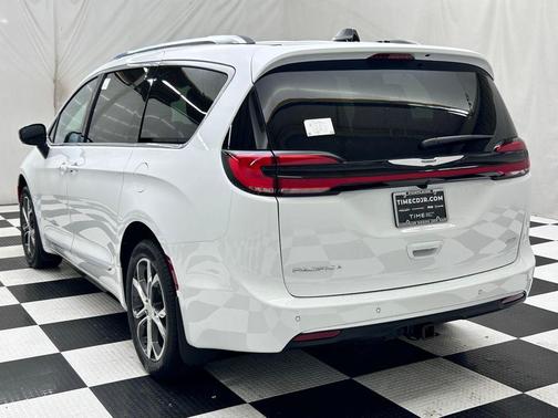 2026 Chrysler Pacifica L