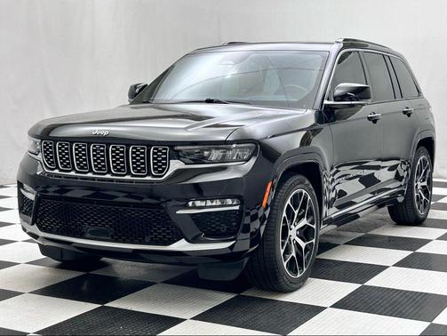 2023 Jeep Grand Cherokee Summit