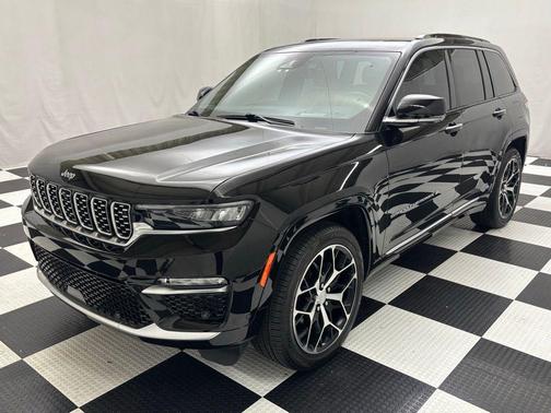 2023 Jeep Grand Cherokee Summit