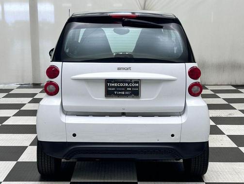 White 2013 smart ForTwo pure