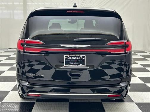 2025 Chrysler Pacifica L