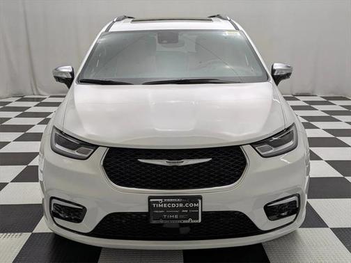 2025 Chrysler Pacifica L