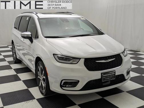 2025 Chrysler Pacifica L