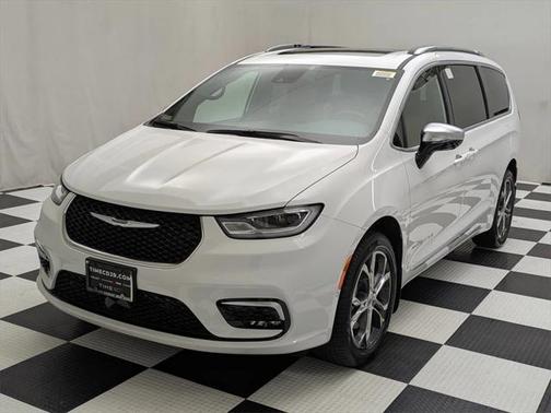 2025 Chrysler Pacifica L