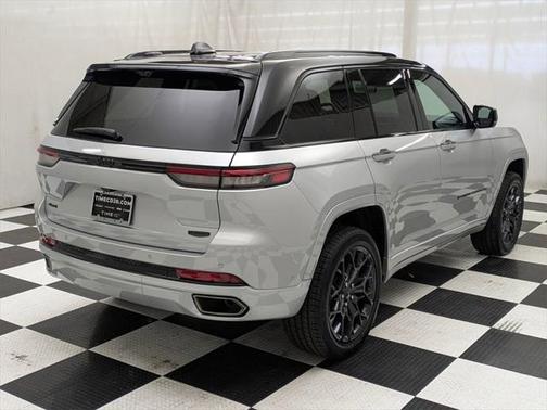 2025 Jeep Grand Cherokee Summit