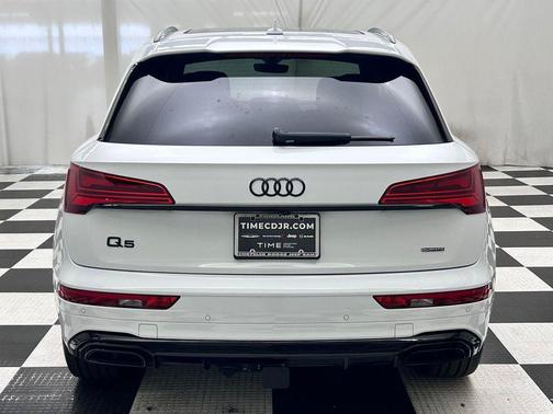 Glacier White Metallic 2024 Audi Q5 45 S line Premium Plus