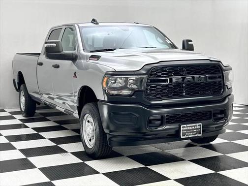 2024 RAM 2500 Tradesman Crew Cab 4x4 8' Box