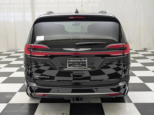 2025 Chrysler Pacifica L